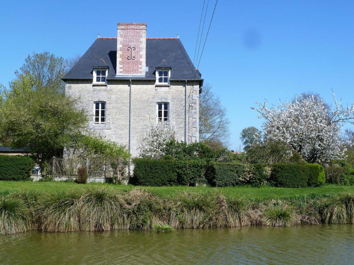 B&B L'Atelier Du Presbytere Saint-Maugan Buitenkant foto