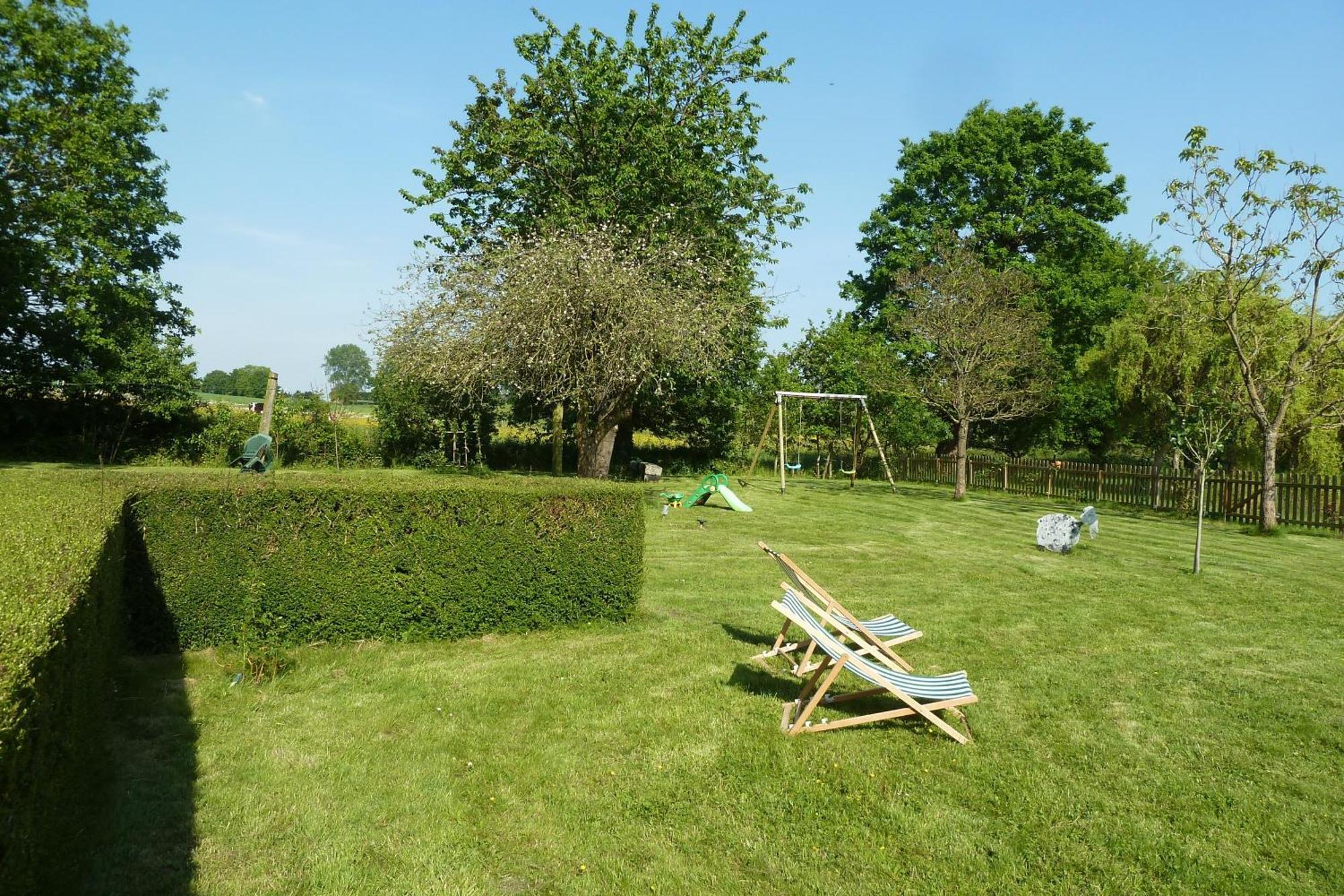 B&B L'Atelier Du Presbytere Saint-Maugan Buitenkant foto
