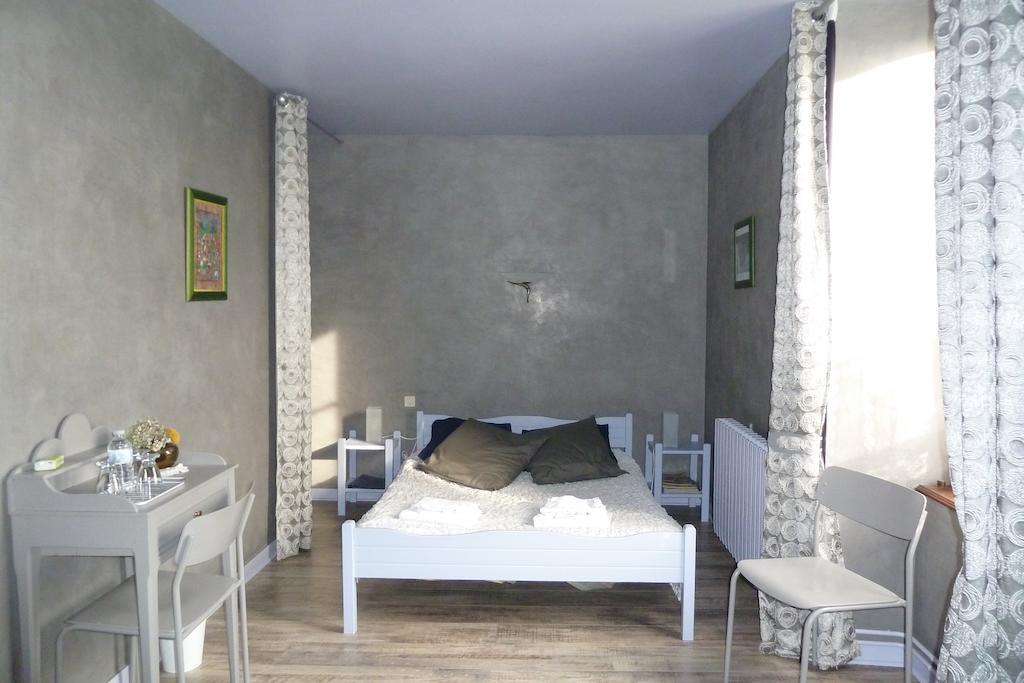 B&B L'Atelier Du Presbytere Saint-Maugan Kamer foto