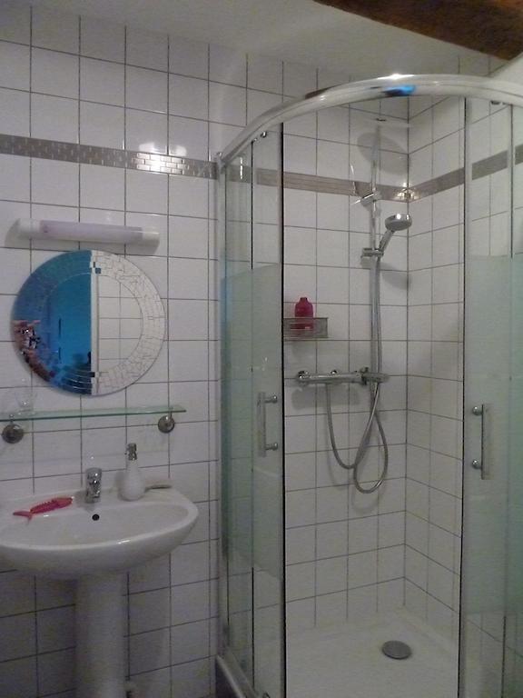 B&B L'Atelier Du Presbytere Saint-Maugan Kamer foto